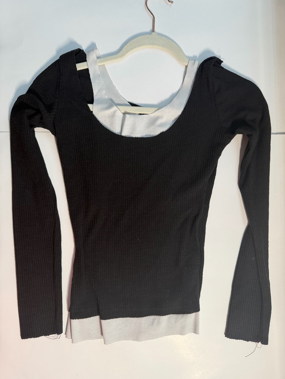 Black & White Layered Ribbed Long Sleeve Top - Picture 4 of 10